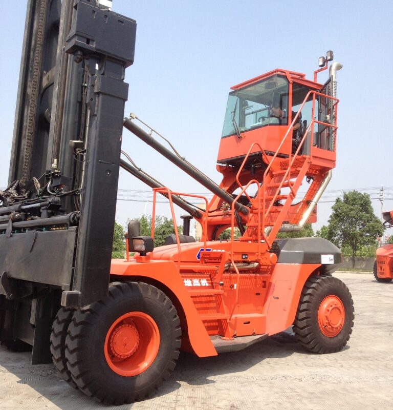 Reach Stacker