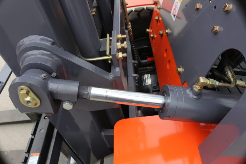 Fork with counterweight