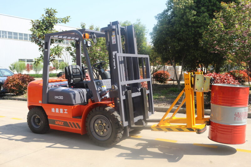 Floating elbow clamp