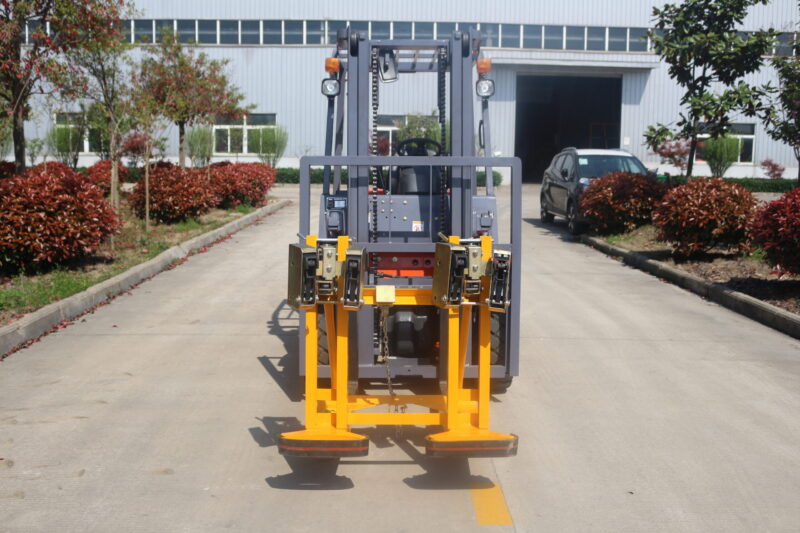 Floating elbow clamp