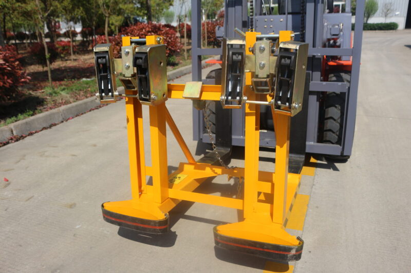 Floating elbow clamp