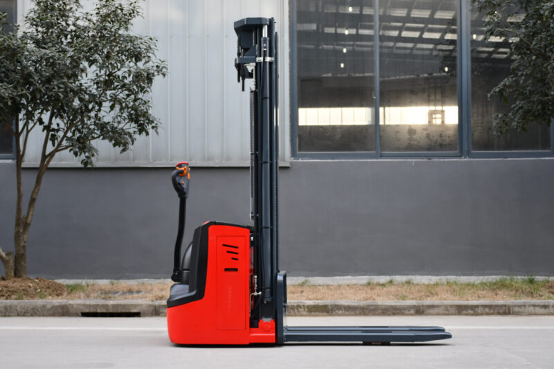 Reach Stacker